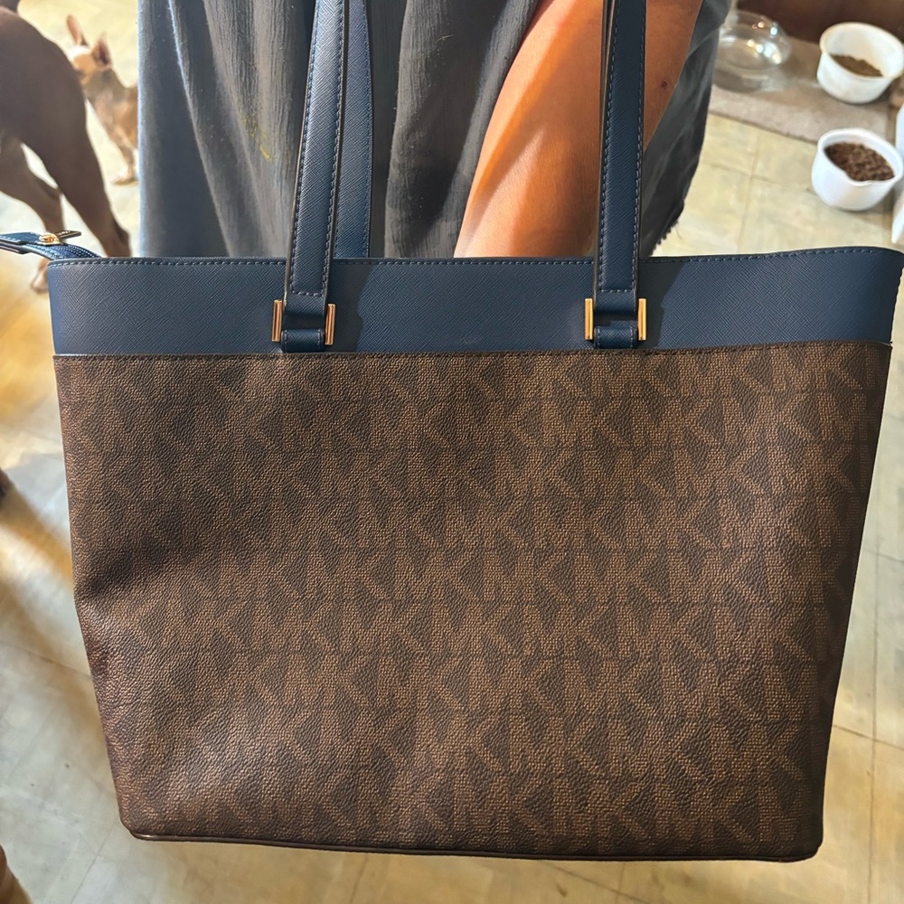 Michael Kors purse